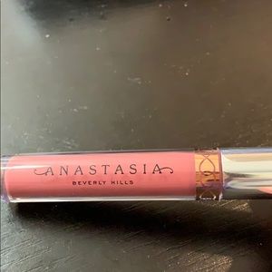 Anastasia Poet lipstick